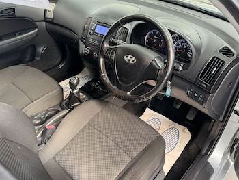 Used Hyundai i30 2010 for sale - 78330927: Photo