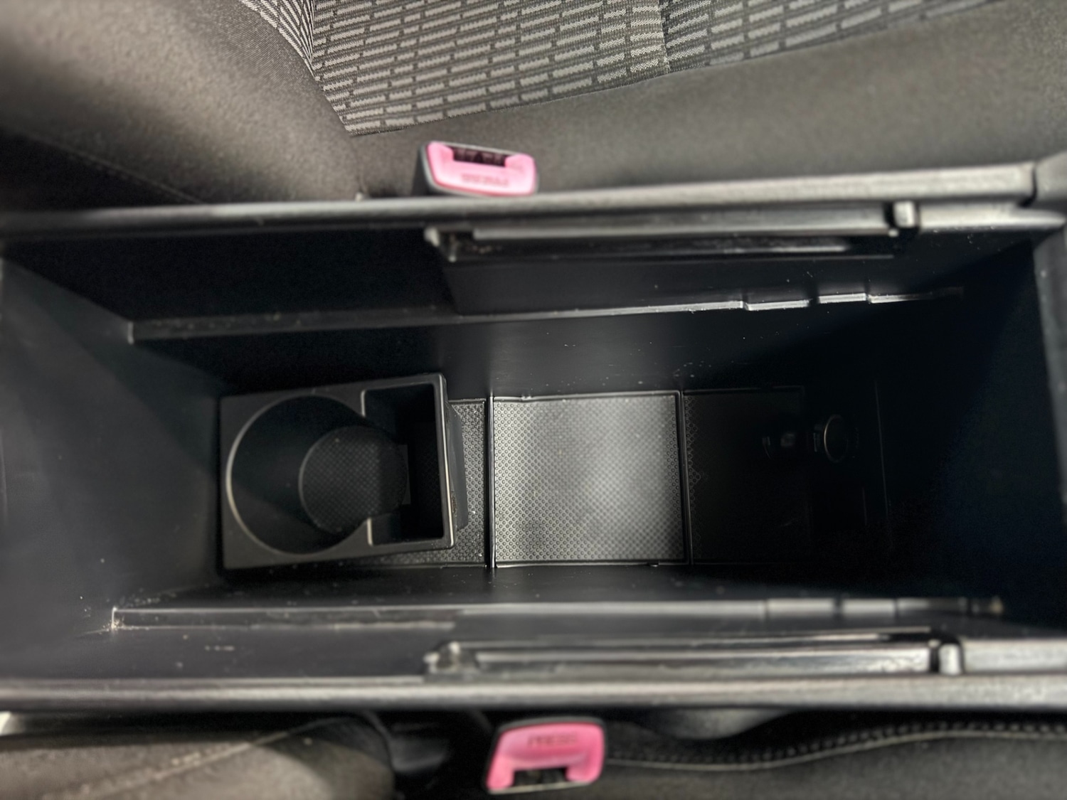 Used Toyota Avensis 2011 for sale - 76613605: Photo 36