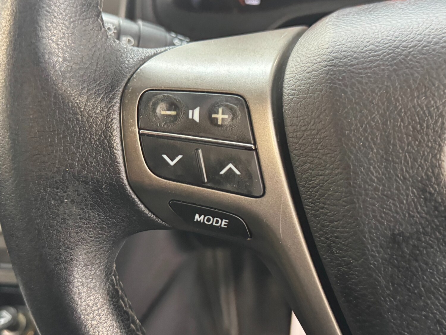 Used Toyota Avensis 2011 for sale - 76613605: Photo 40