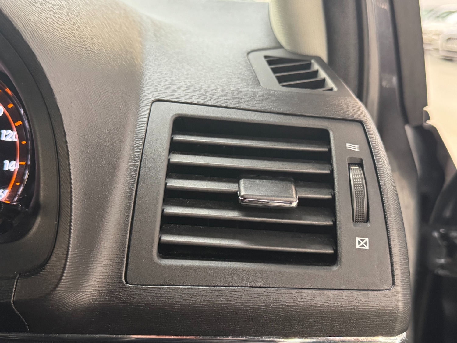 Used Toyota Avensis 2011 for sale - 76613605: Photo 44