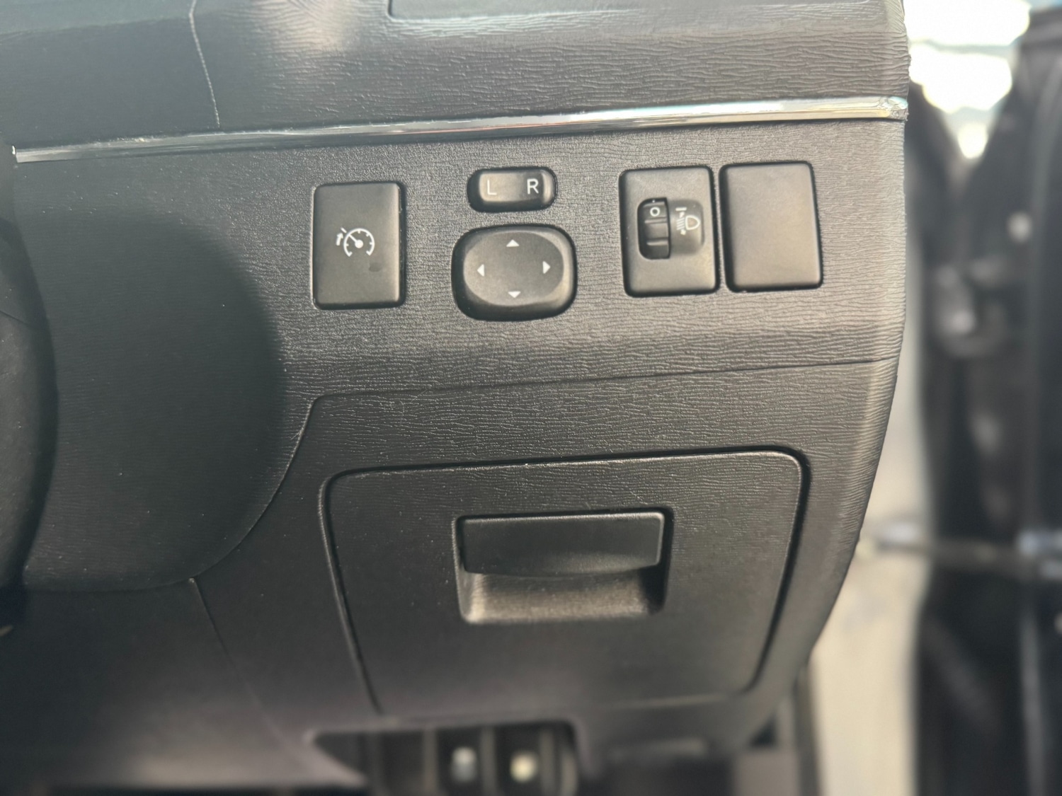 Used Toyota Avensis 2011 for sale - 76613605: Photo 45