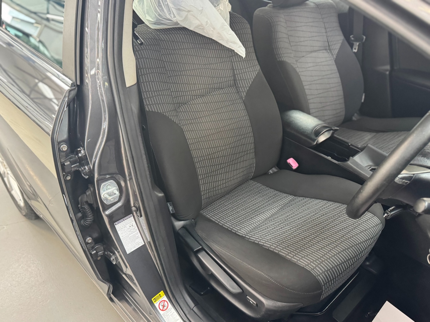 Used Toyota Avensis 2011 for sale - 76613605: Photo 46