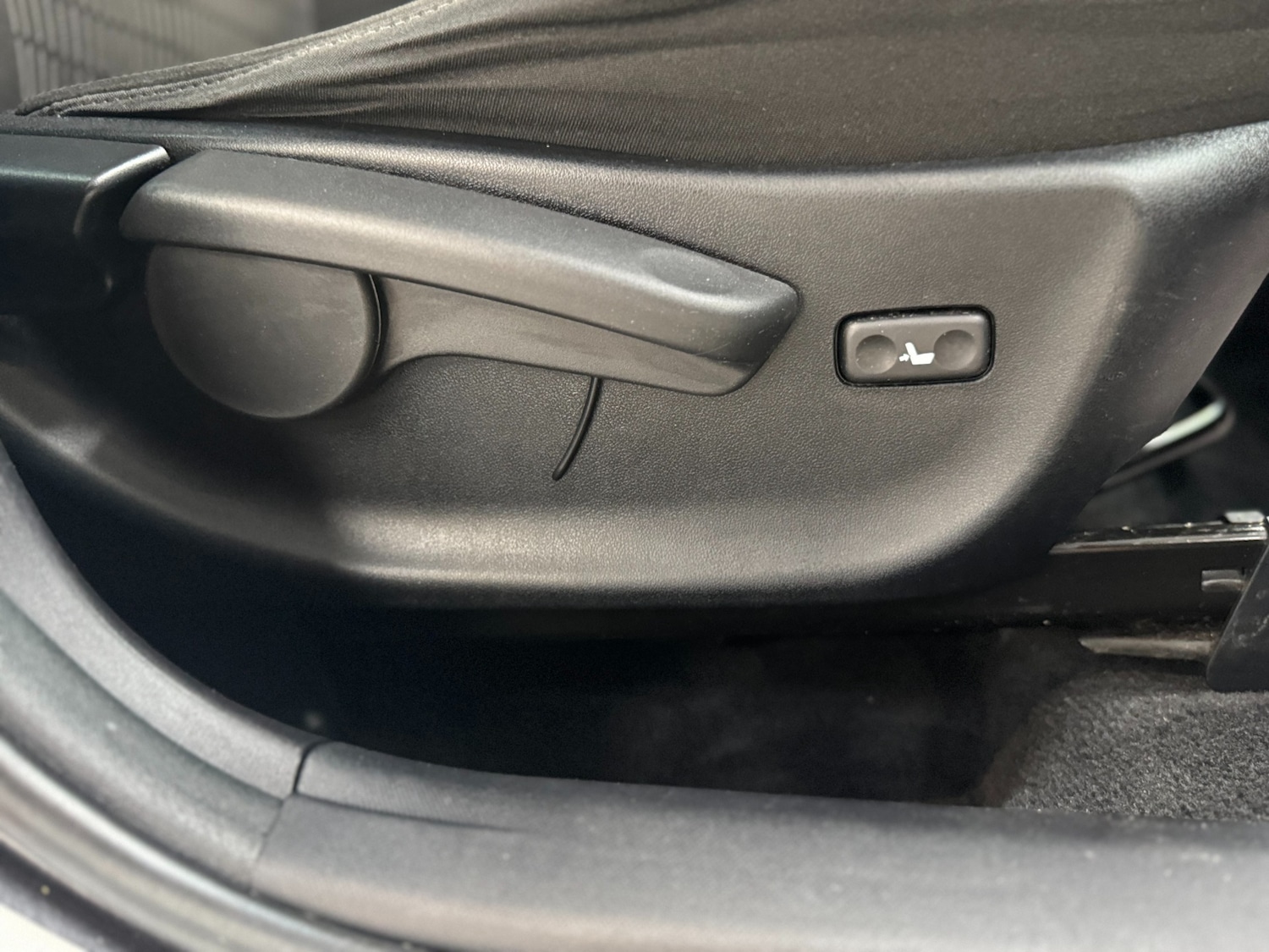 Used Toyota Avensis 2011 for sale - 76613605: Photo 47