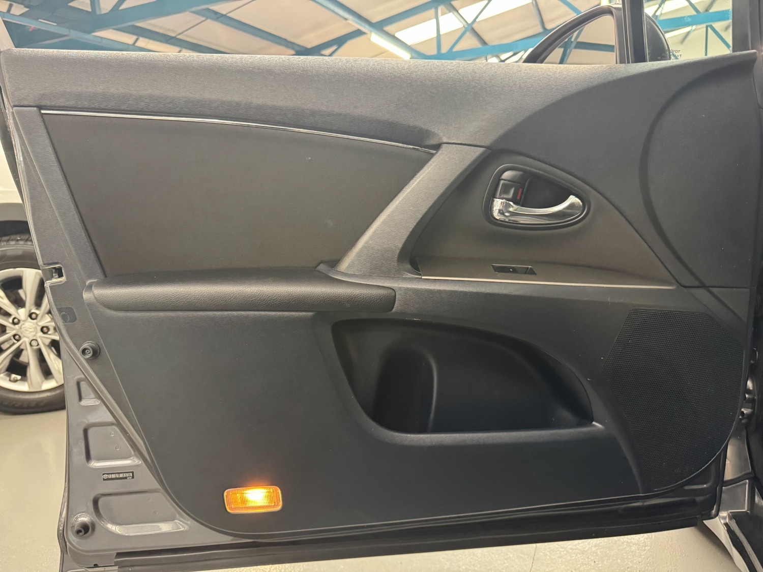 Used Toyota Avensis 2011 for sale - 76613605: Photo 55