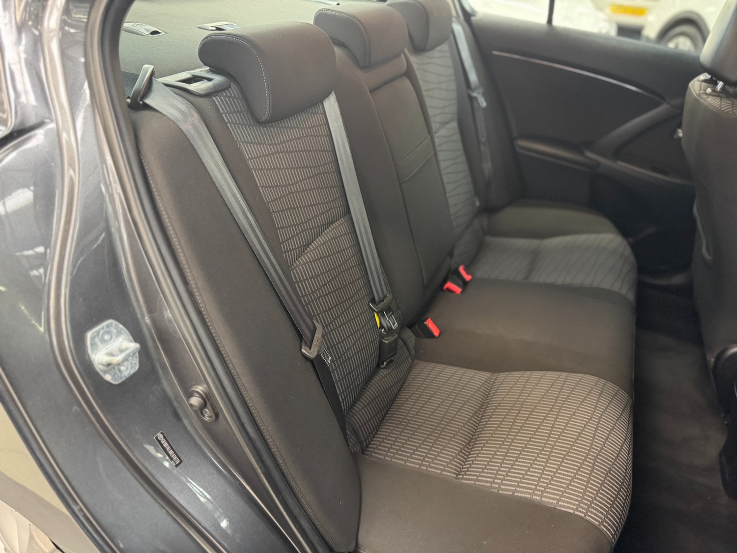 Used Toyota Avensis 2011 for sale - 76613605: Photo 59