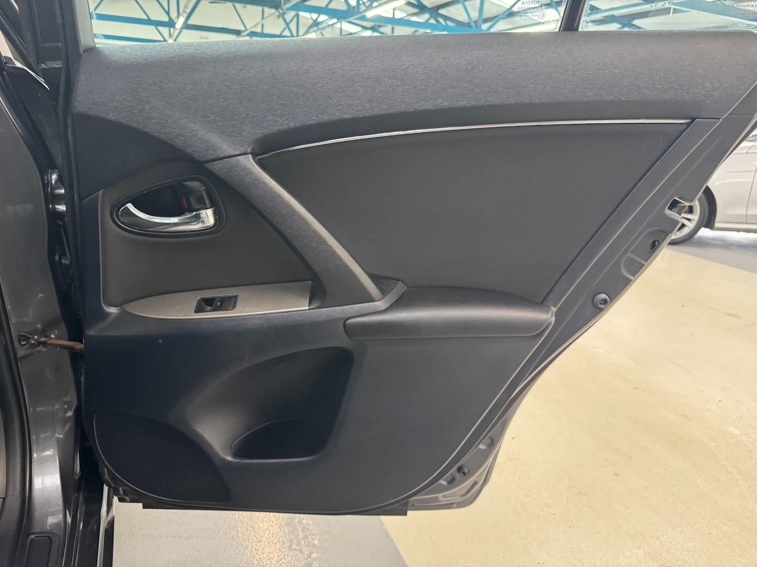 Used Toyota Avensis 2011 for sale - 76613605: Photo 61