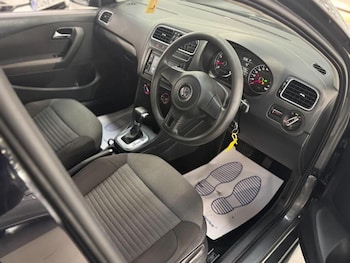 Used Volkswagen Polo 2010 for sale - 76776367: Photo