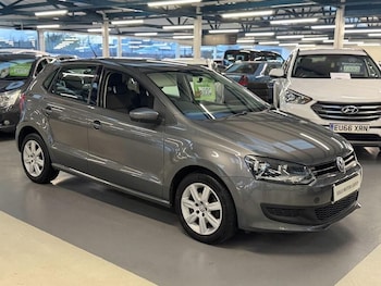 Used Volkswagen Polo 2010 for sale - 76776367: Photo