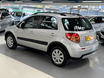 Used Suzuki SX4 2015 for sale - 76274865: Photo 2