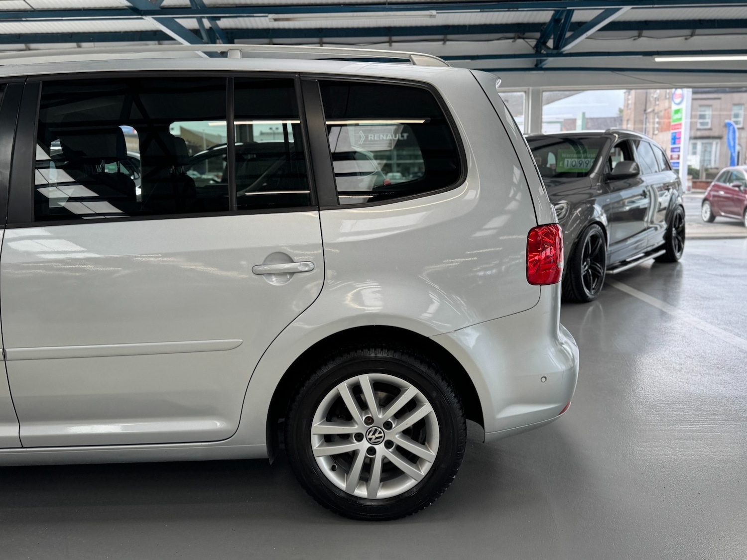 Used Volkswagen Touran 2012 for sale - 76177919: Photo 12