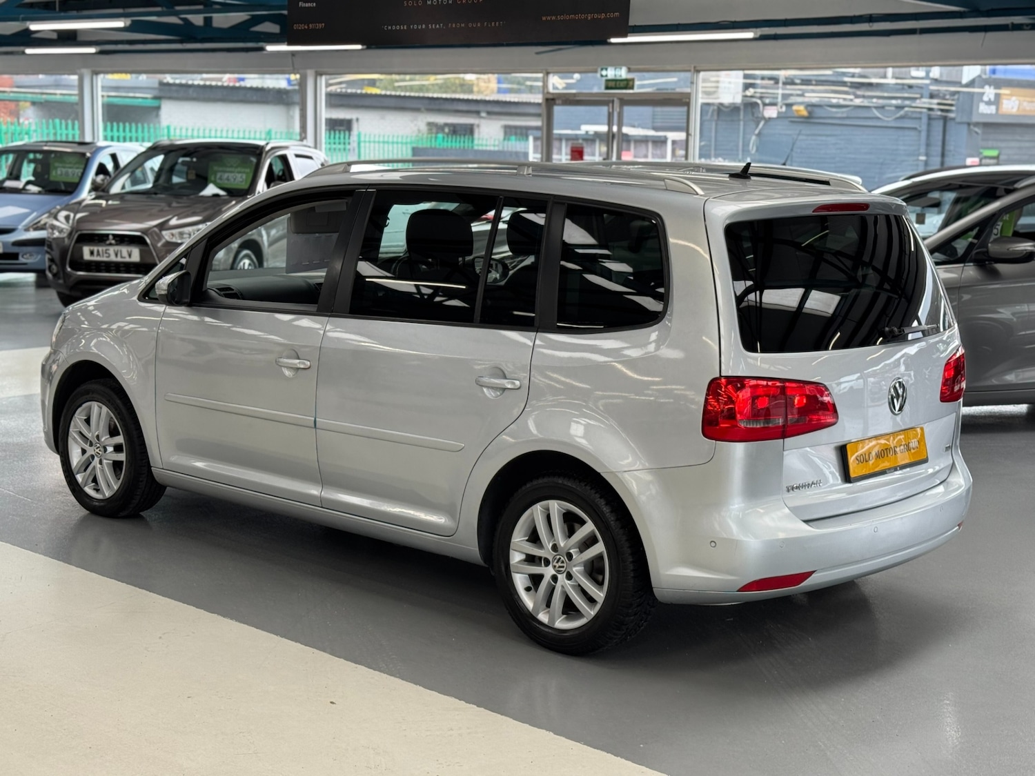 Used Volkswagen Touran 2012 for sale - 76177919: Photo 2