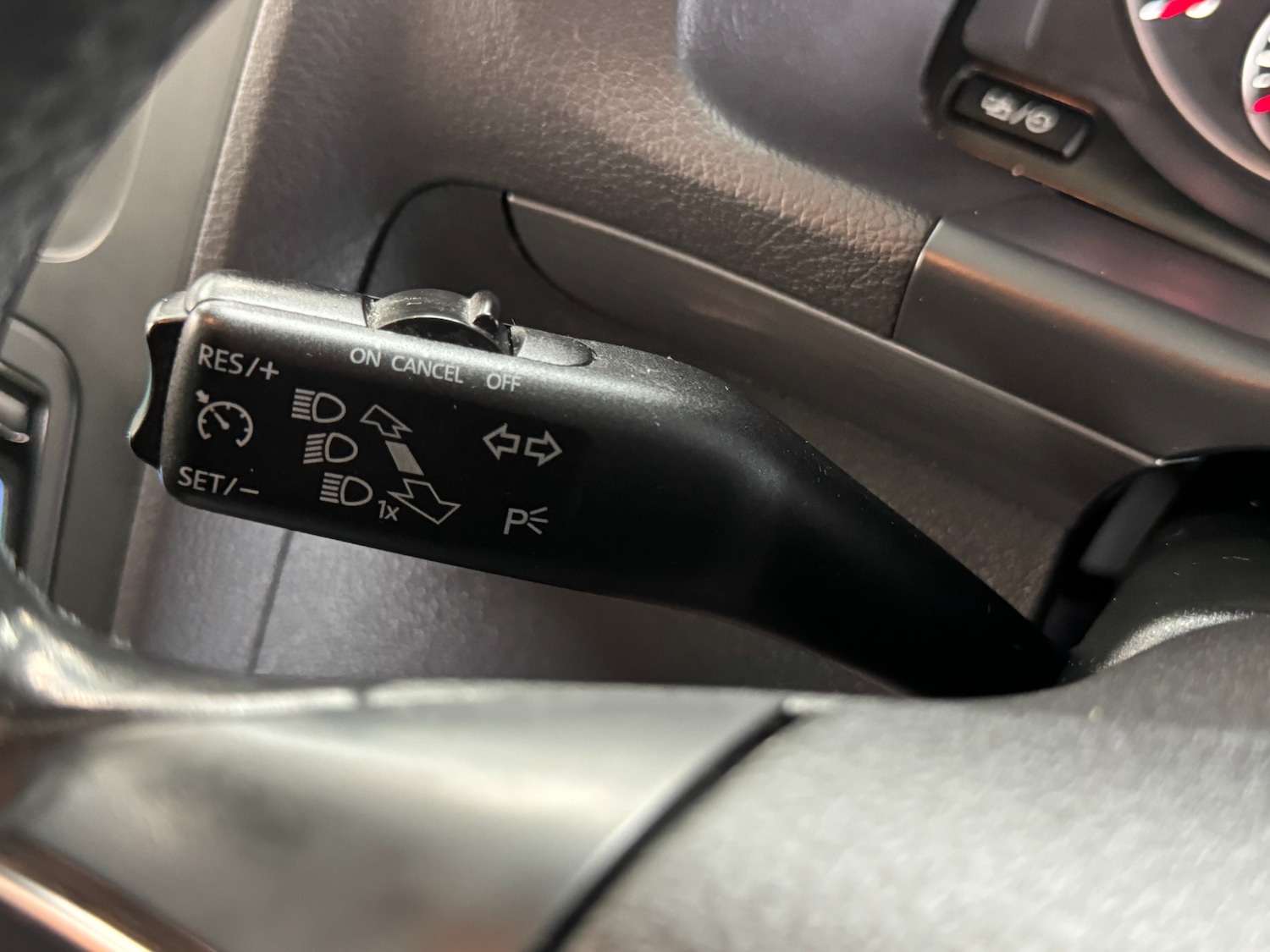 Used Volkswagen Touran 2012 for sale - 76177919: Photo 41