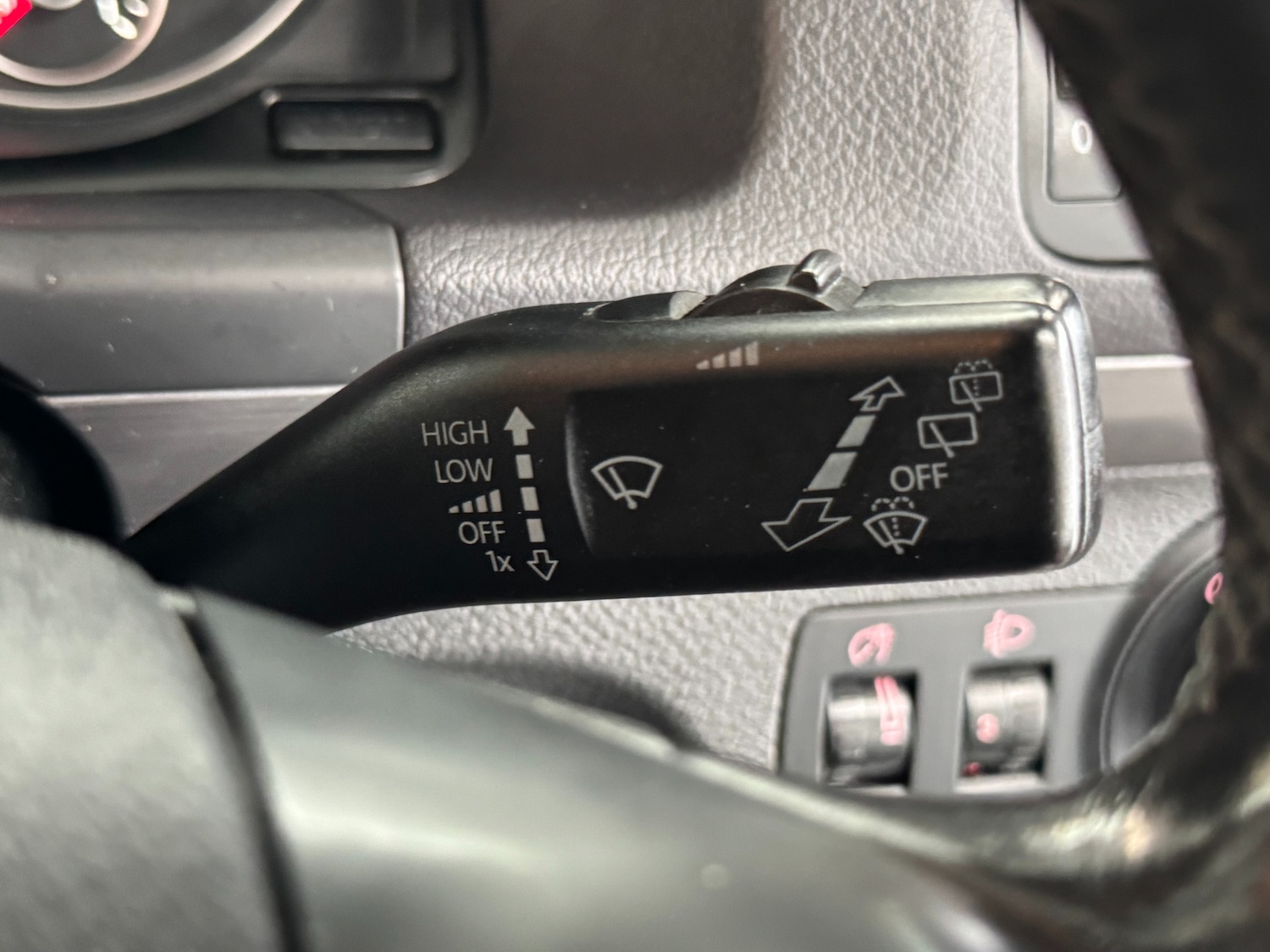 Used Volkswagen Touran 2012 for sale - 76177919: Photo 45