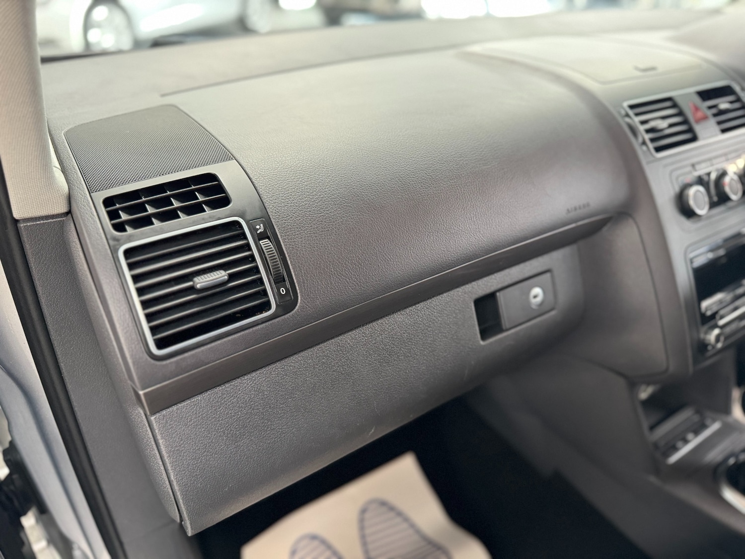 Used Volkswagen Touran 2012 for sale - 76177919: Photo 56