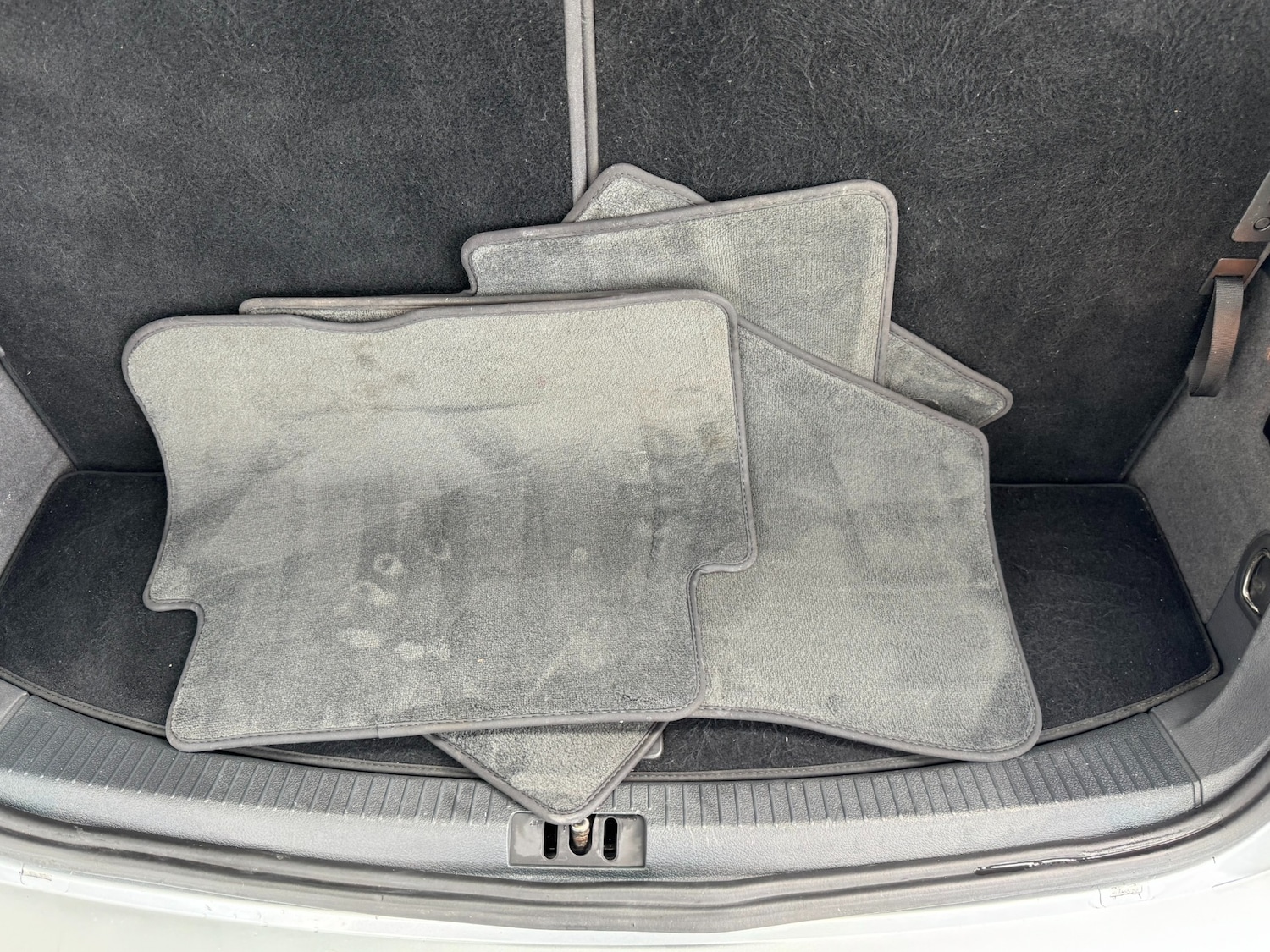 Used Volkswagen Touran 2012 for sale - 76177919: Photo 78