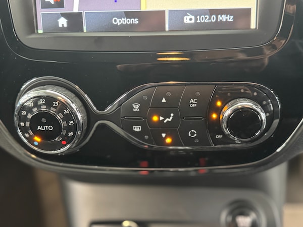 Used Renault Captur 2014 for sale - 75653231: Photo 37