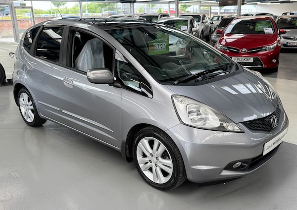 Used Honda Jazz 2010 for sale - 74760299: Photo 1