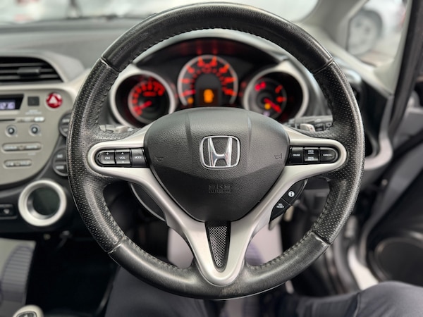 Used Honda Jazz 2010 for sale - 74760299: Photo 39