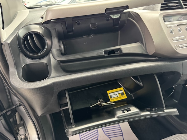 Used Honda Jazz 2010 for sale - 74760299: Photo 59