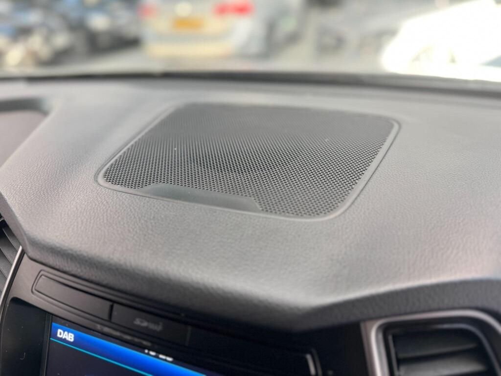 Used Hyundai Santa Fe 2016 for sale - 76776357: Photo 28