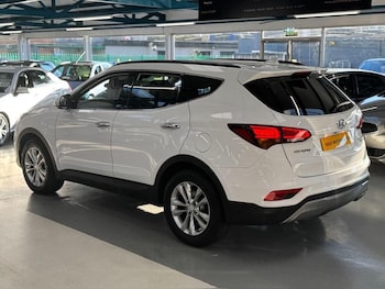 Used Hyundai Santa Fe 2016 for sale - 76776357: Photo