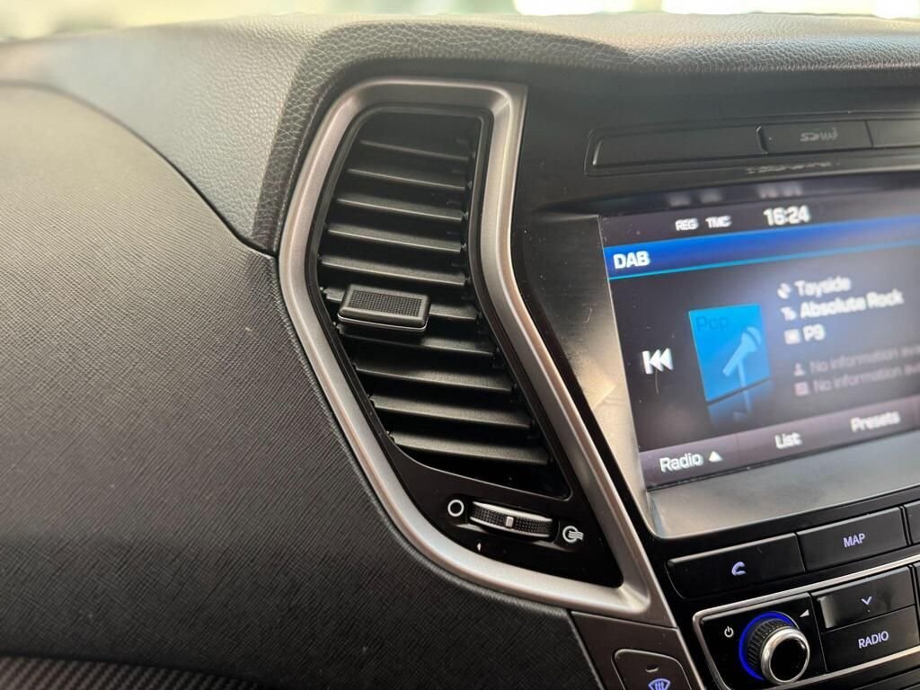 Used Hyundai Santa Fe 2016 for sale - 76776357: Photo 30