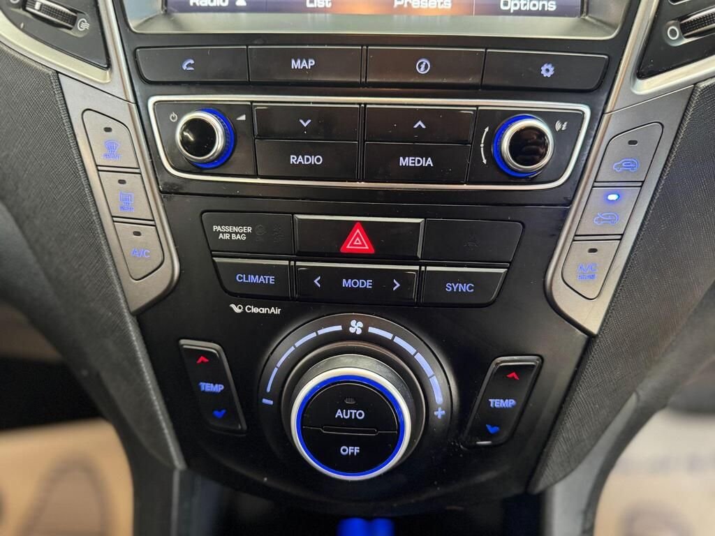 Used Hyundai Santa Fe 2016 for sale - 76776357: Photo 32