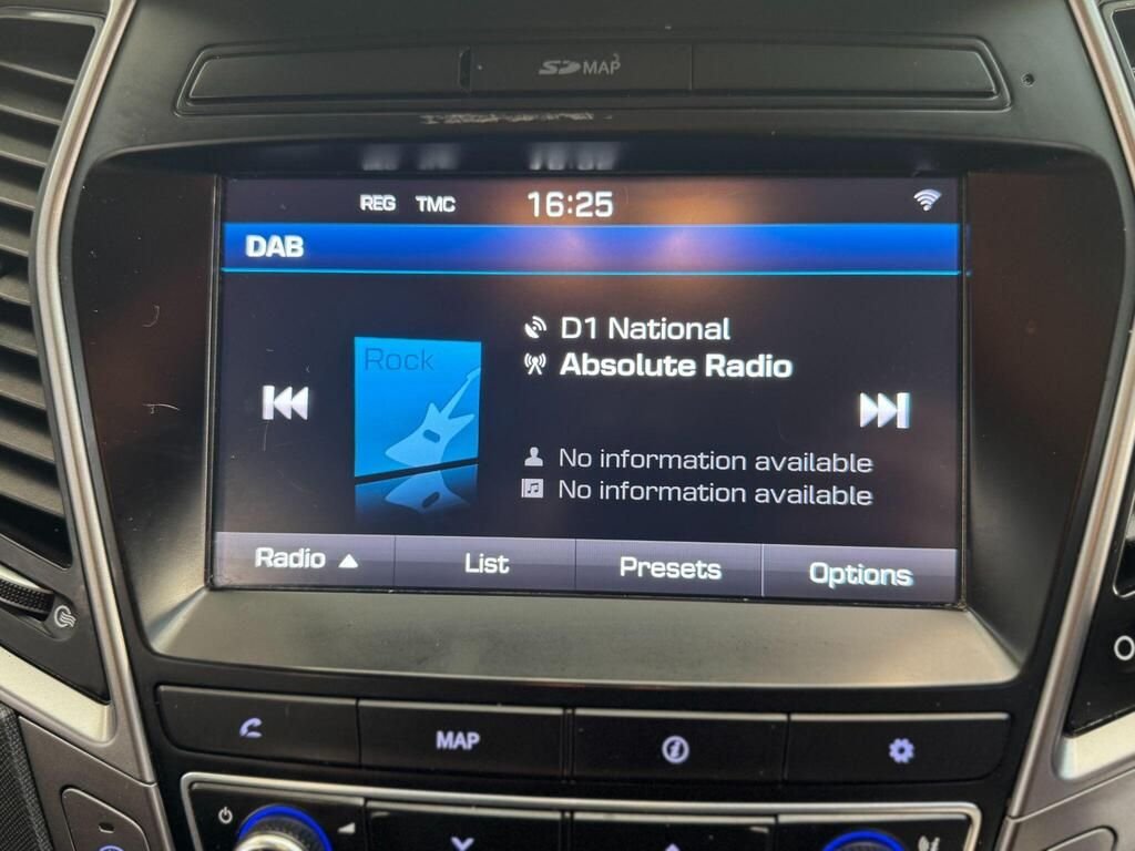 Used Hyundai Santa Fe 2016 for sale - 76776357: Photo 38