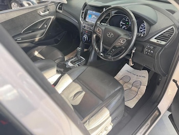 Used Hyundai Santa Fe 2016 for sale - 76776357: Photo