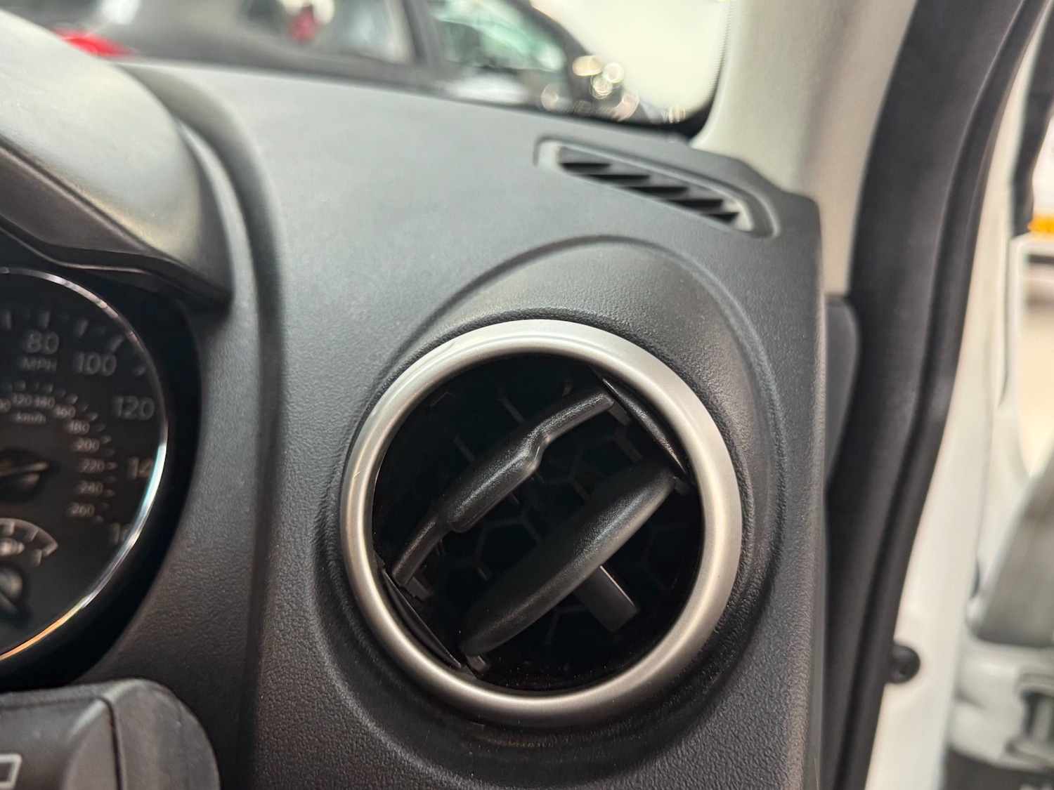 Used Nissan Qashqai 2013 for sale - 76320465: Photo 44
