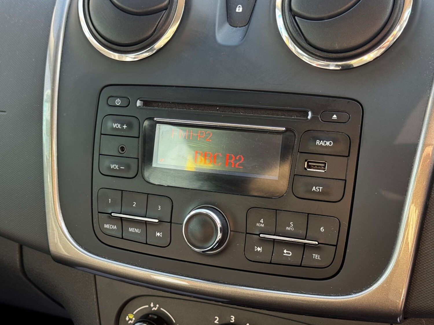 Used Dacia Sandero Stepway 2015 for sale - 77745546: Photo 14