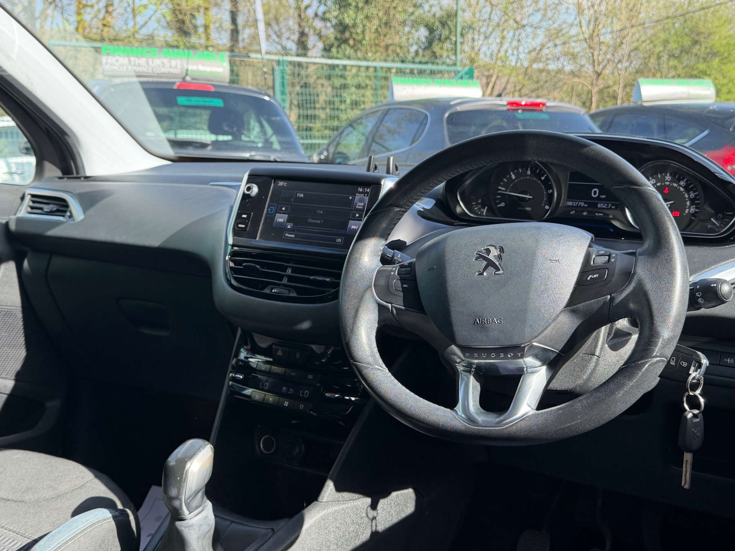 Used Peugeot 208 2015 for sale - 78179610: Photo 10