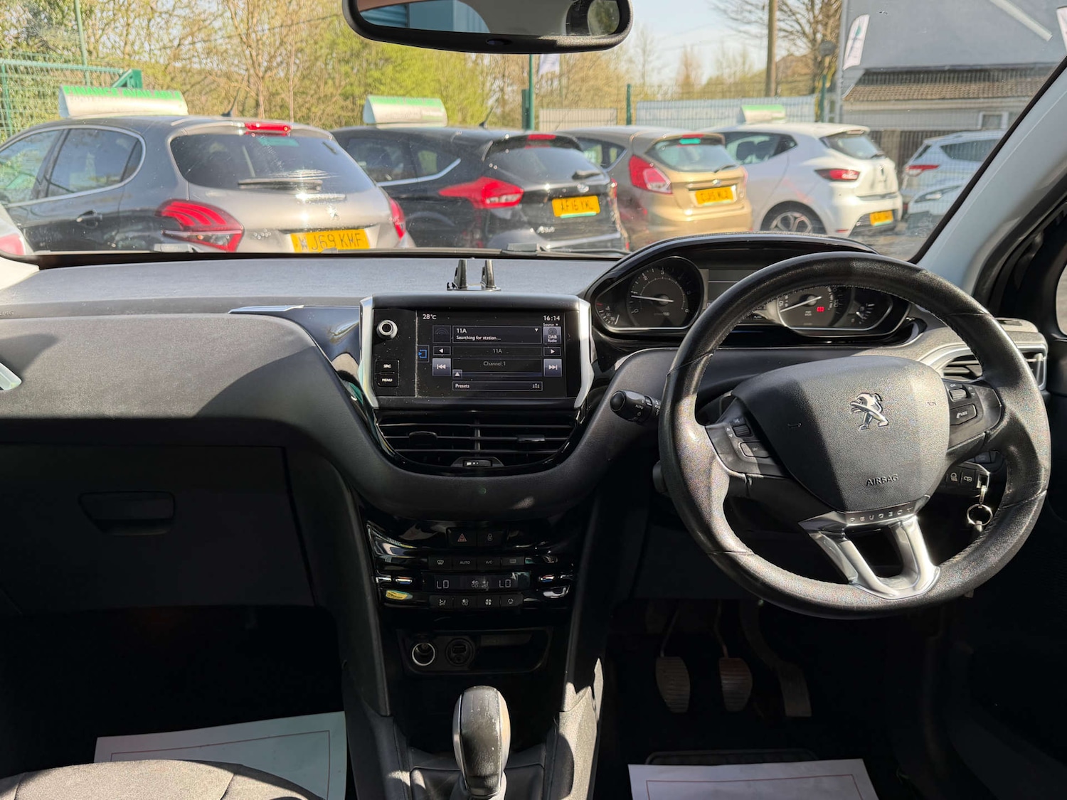 Used Peugeot 208 2015 for sale - 78179610: Photo 11