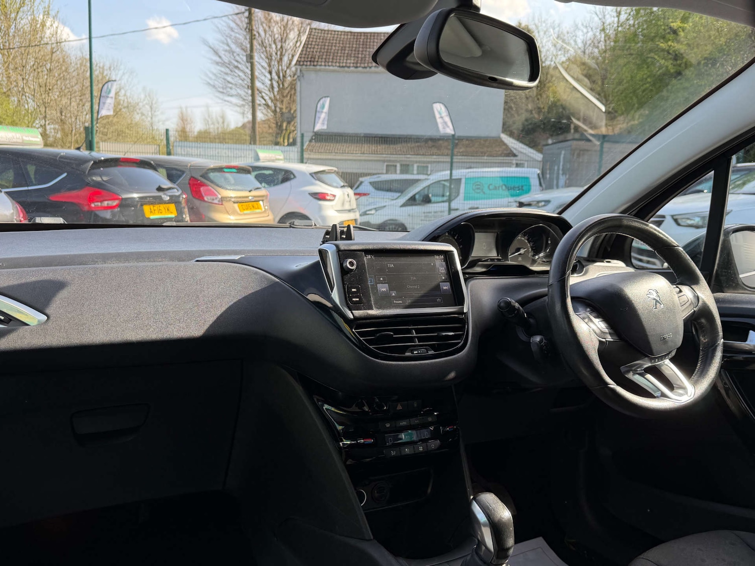 Used Peugeot 208 2015 for sale - 78179610: Photo 12