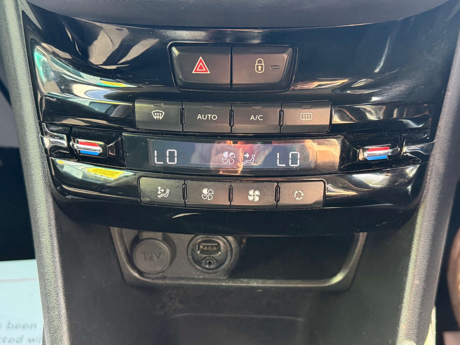 Used Peugeot 208 2015 for sale - 78179610: Photo 16