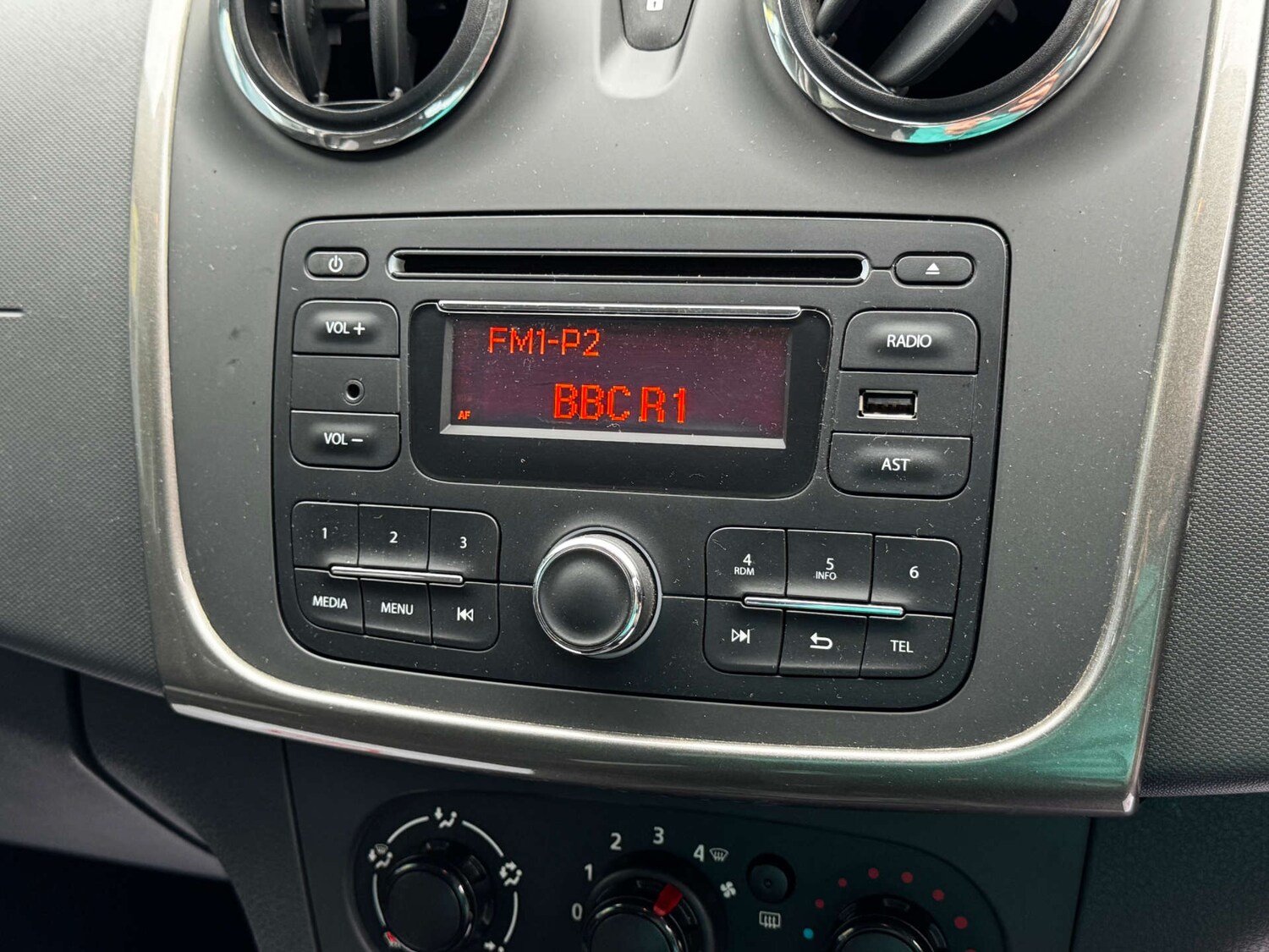 Used Dacia Sandero Stepway 2015 for sale - 77535128: Photo 15