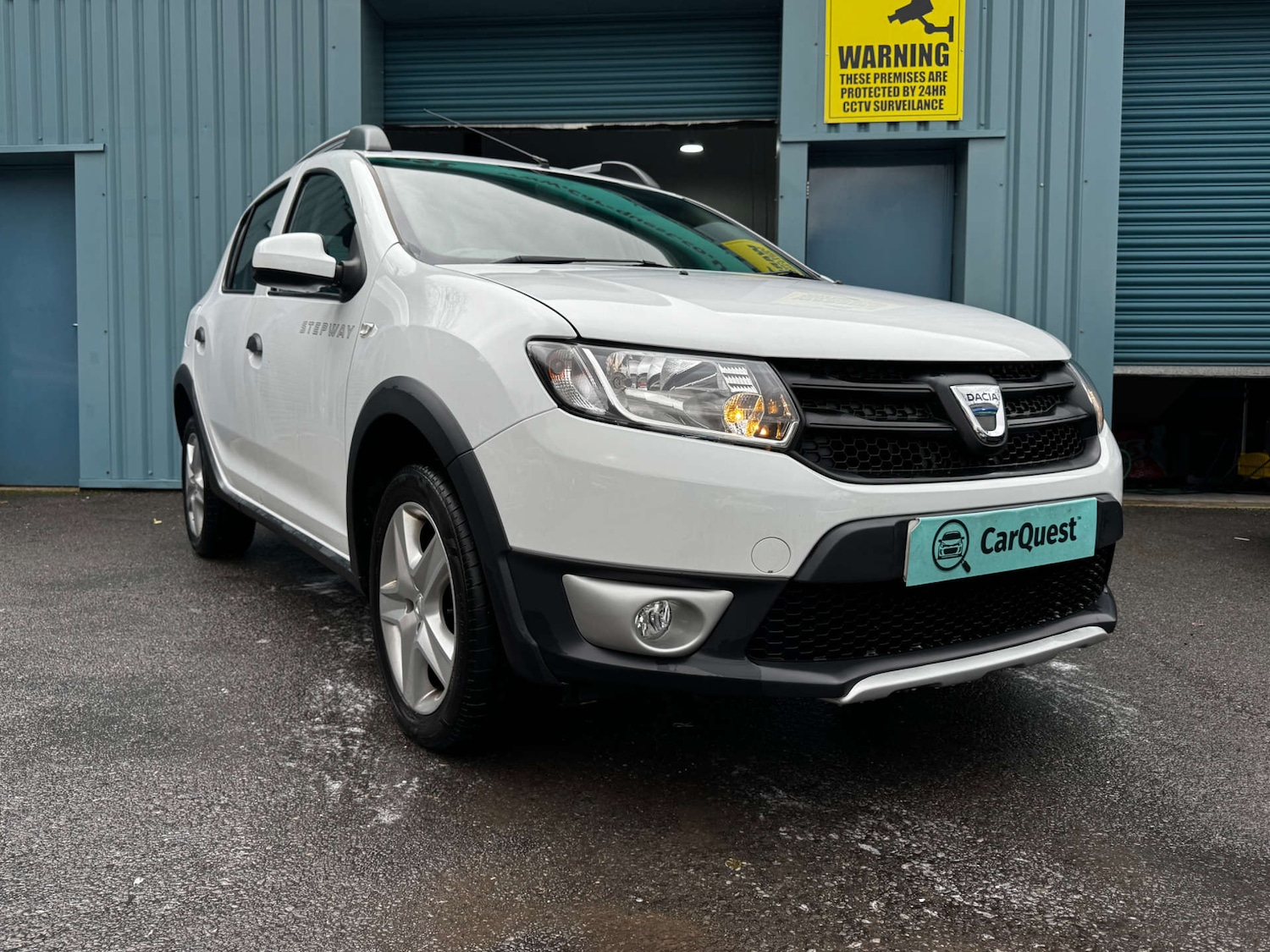 Used Dacia Sandero Stepway 2015 for sale - 77535128: Photo 2