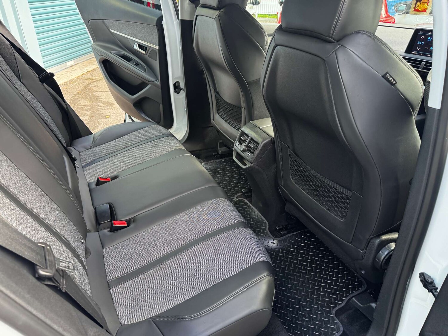 Used Peugeot 3008 2017 for sale - 76354244: Photo 18