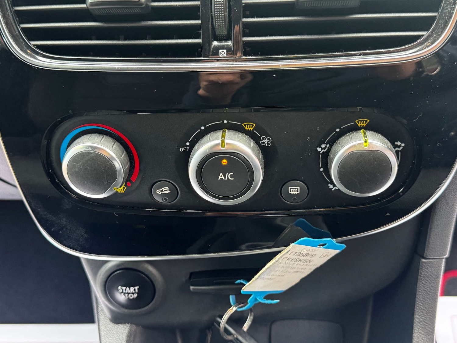 Used Renault Clio 2019 for sale - 76601211: Photo 17