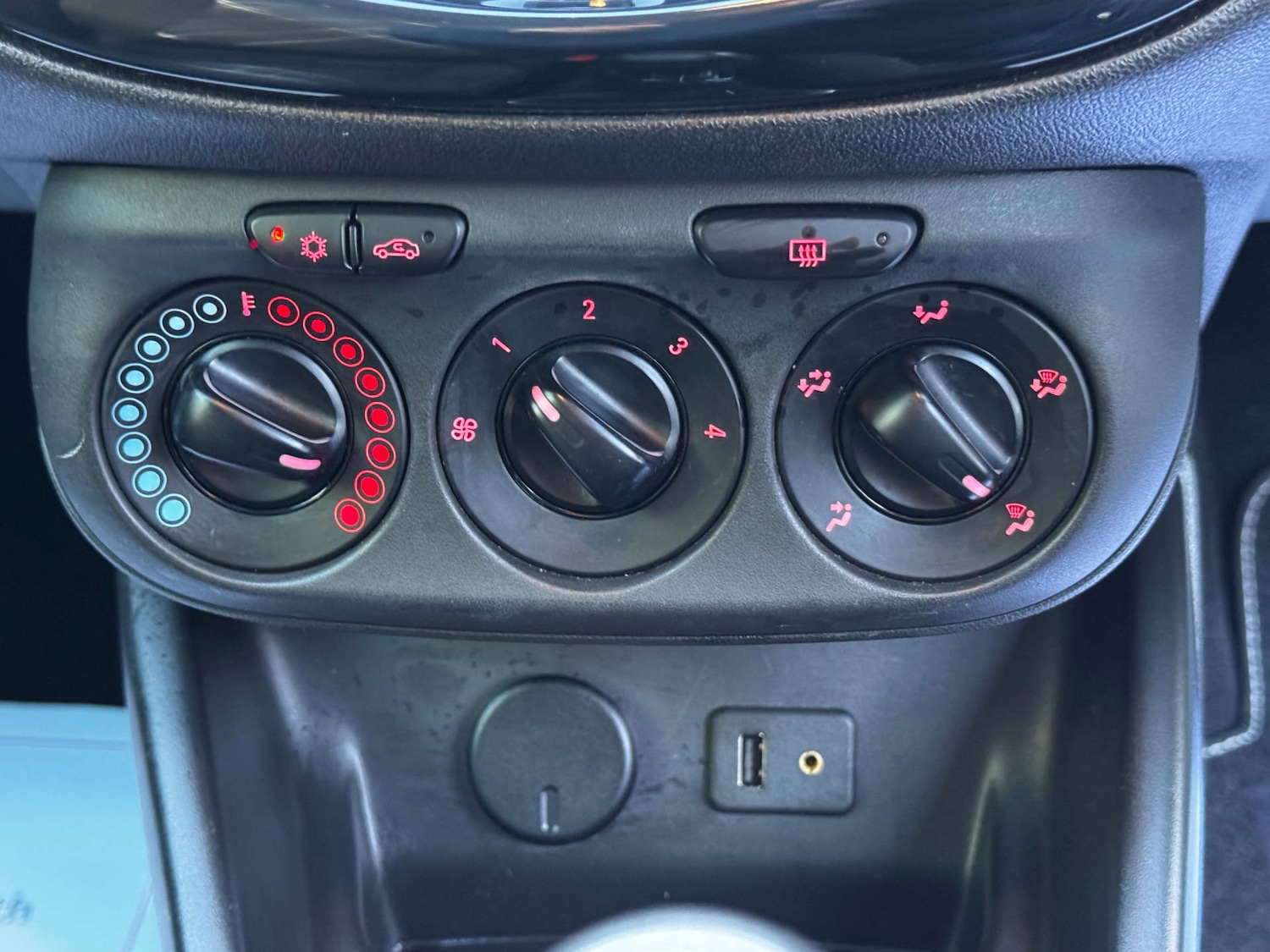 Used Vauxhall Corsa 2015 for sale - 76829852: Photo 18