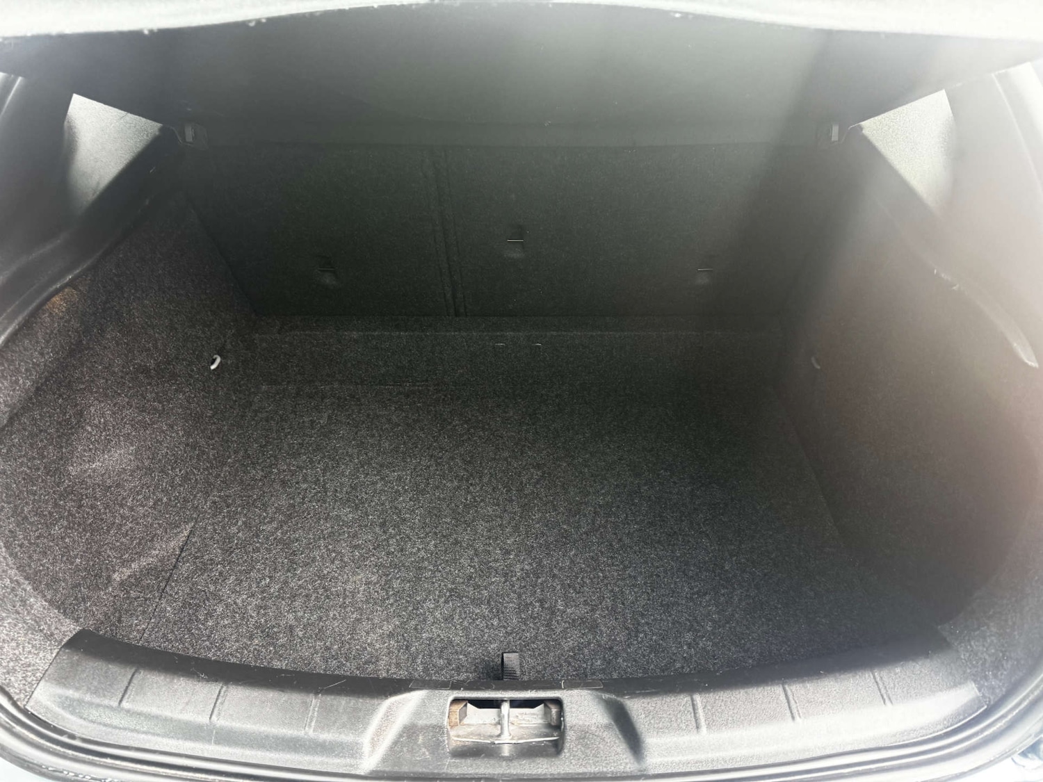 Used Volvo V40 2017 for sale - 77198005: Photo 22