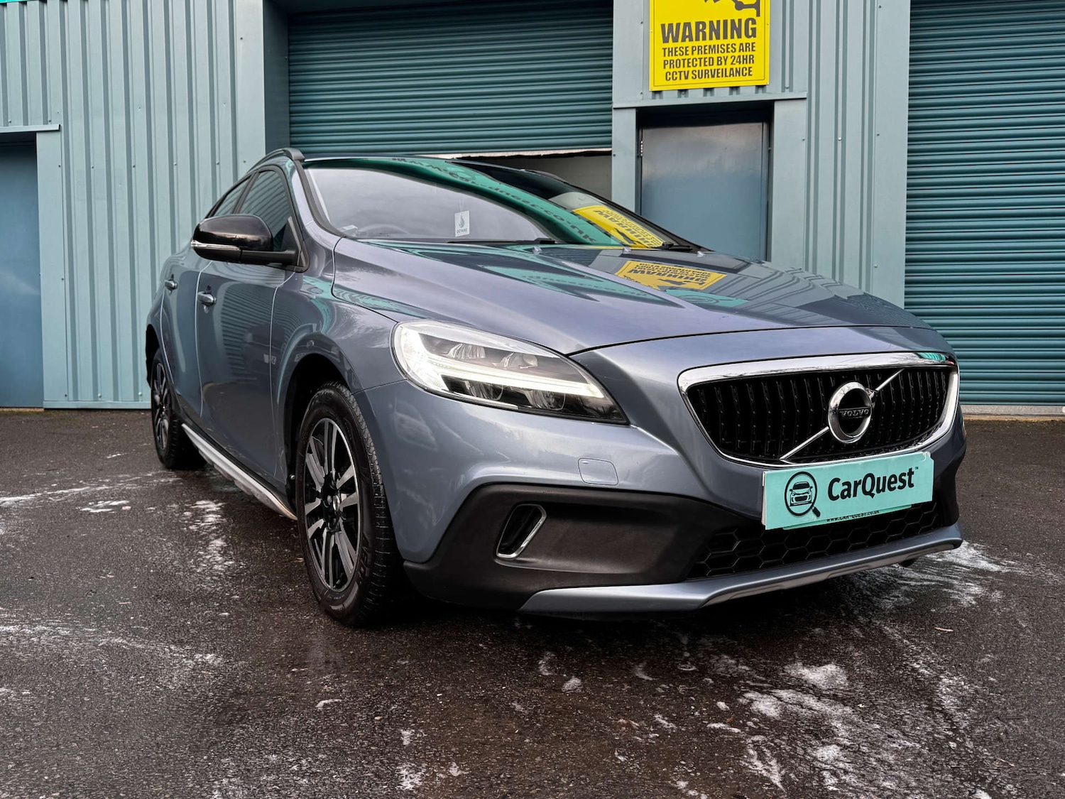 Used Volvo V40 2017 for sale - 77198005: Photo 3