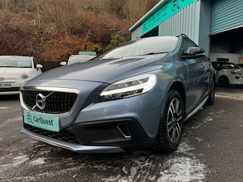 Used Volvo V40 2017 for sale - 77198005: Photo