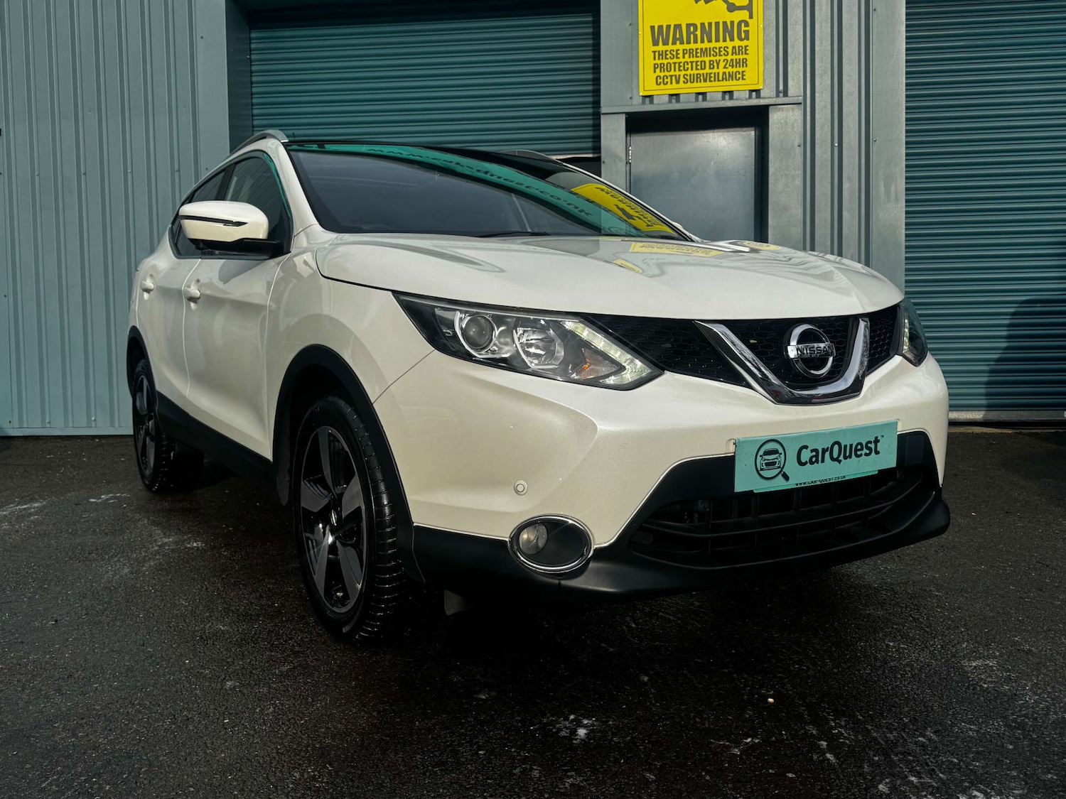 Used Nissan Qashqai 2015 for sale - 77198006: Photo 2