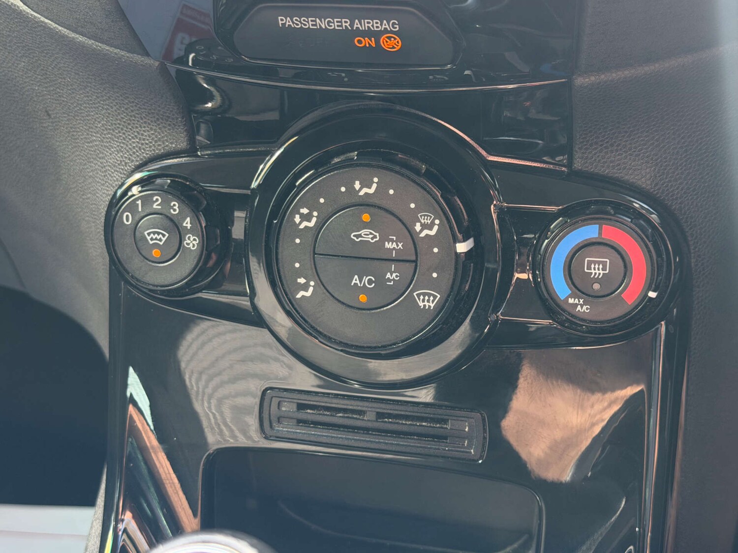 Used Ford Fiesta 2015 for sale - 78162725: Photo 21