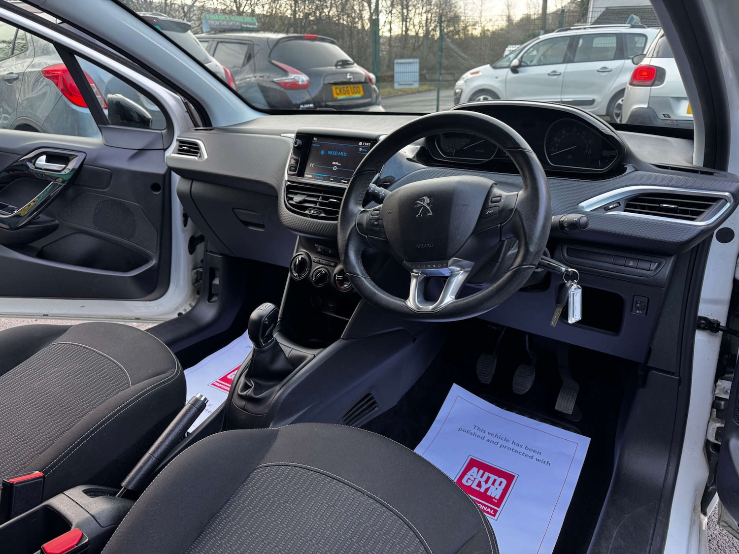 Used Peugeot 208 2017 for sale - 77224832: Photo 11