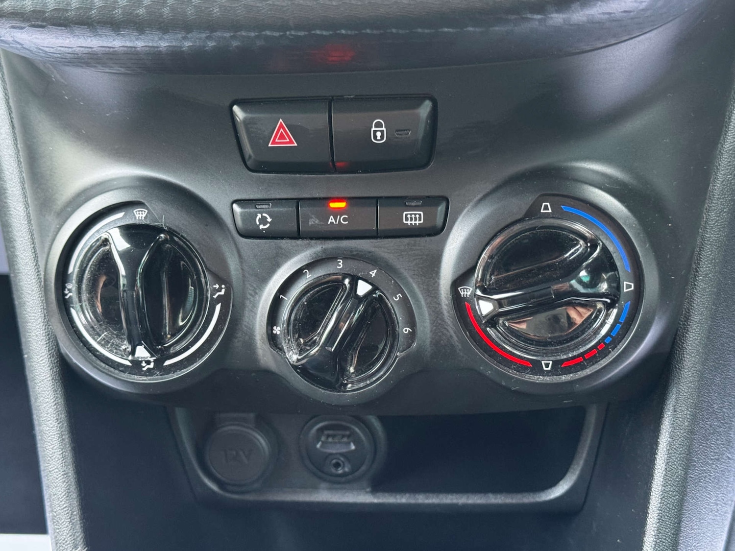 Used Peugeot 208 2017 for sale - 77224832: Photo 15