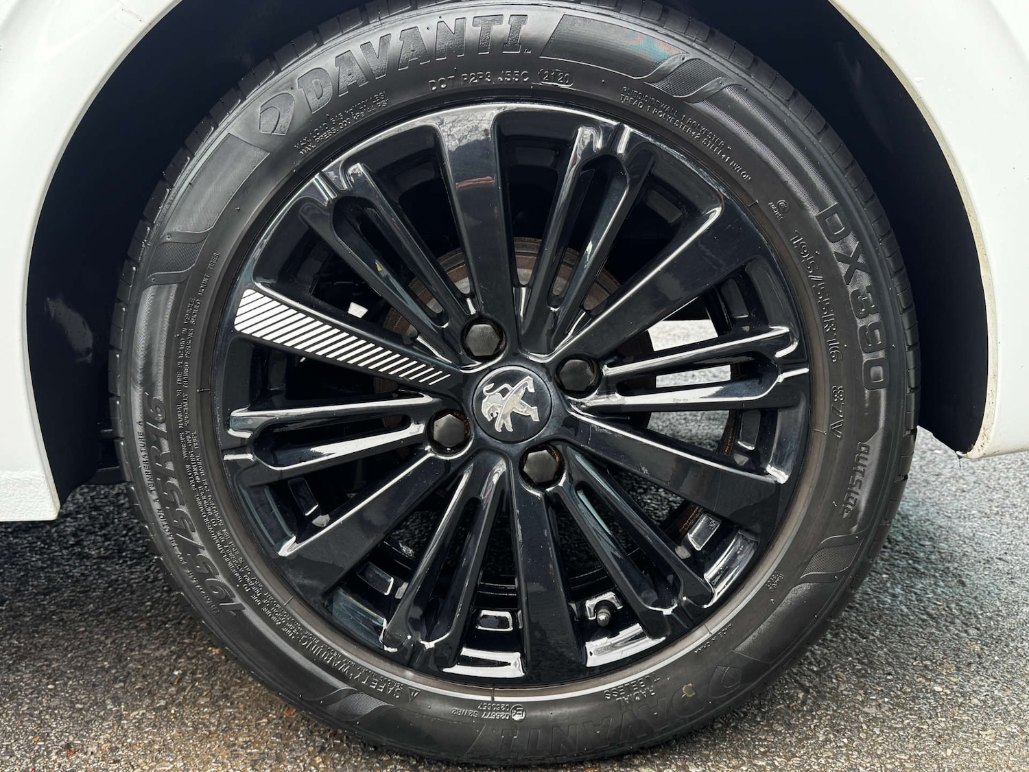 Used Peugeot 208 2017 for sale - 77224832: Photo 27