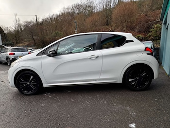 Used Peugeot 208 2017 for sale - 77224832: Photo