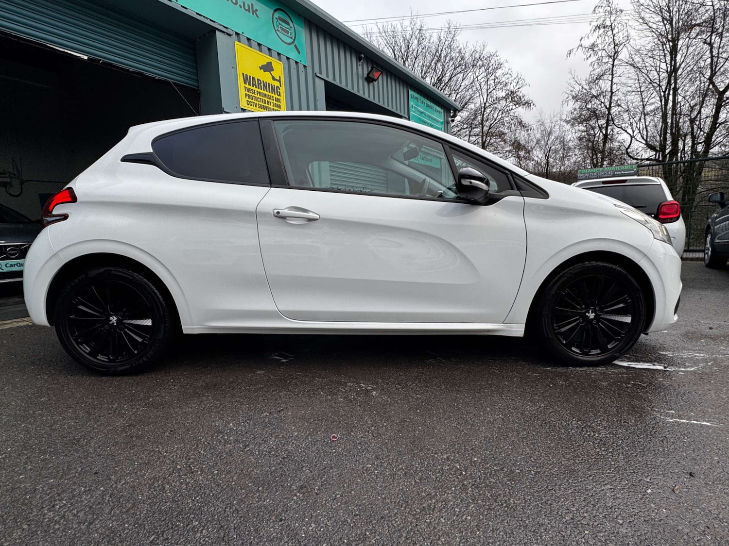 Used Peugeot 208 2017 for sale - 77224832: Photo 8